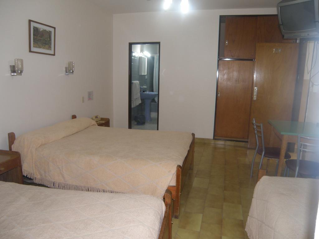 Hotel Touring Club Trelew Buitenkant foto