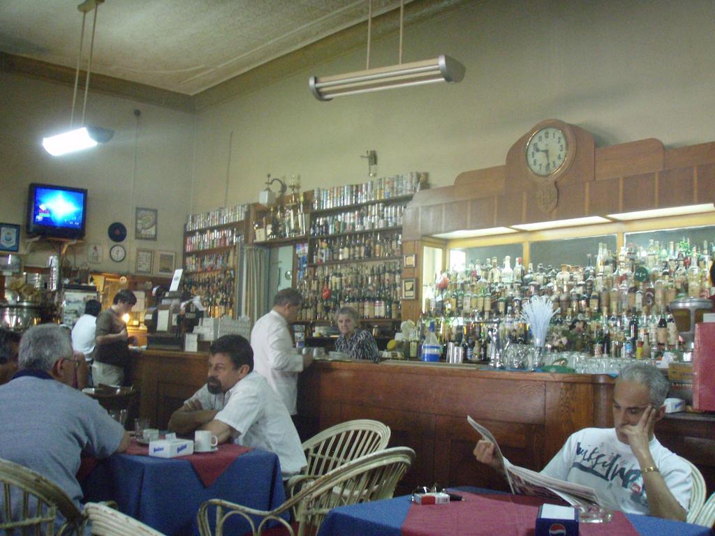 Hotel Touring Club Trelew Buitenkant foto